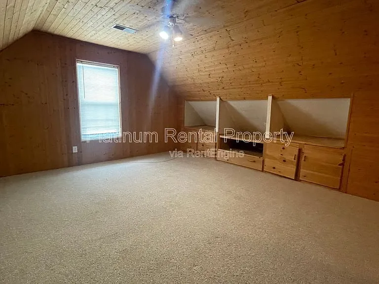 475 Ellesmere Way — Photo 40