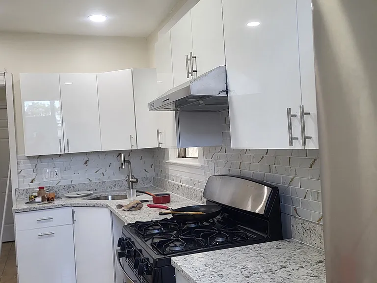 11 Leonard St #2 — Photo 8