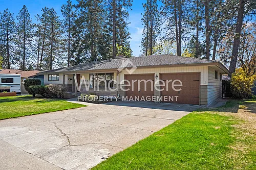 1706 E 38th Ave Photo 1
