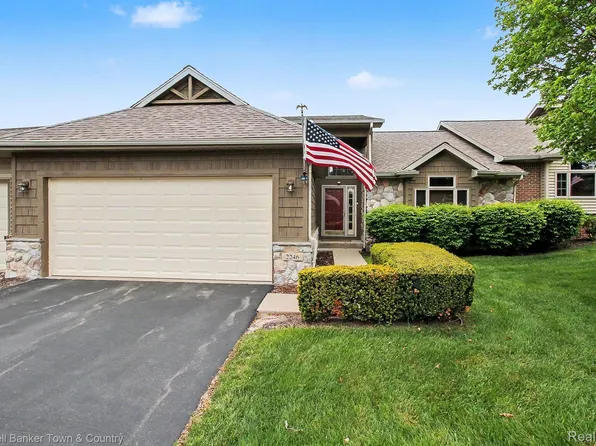 2246 Willow Tree Dr, Brighton, MI 48116