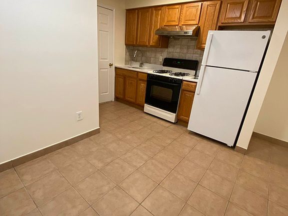 3rd image of 8417 Lander St APT 1A