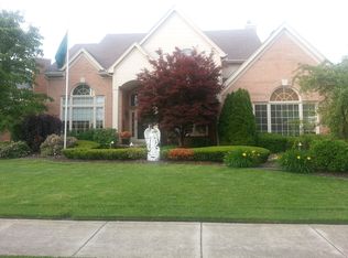 22438 Moorgate St, Novi, MI 48374