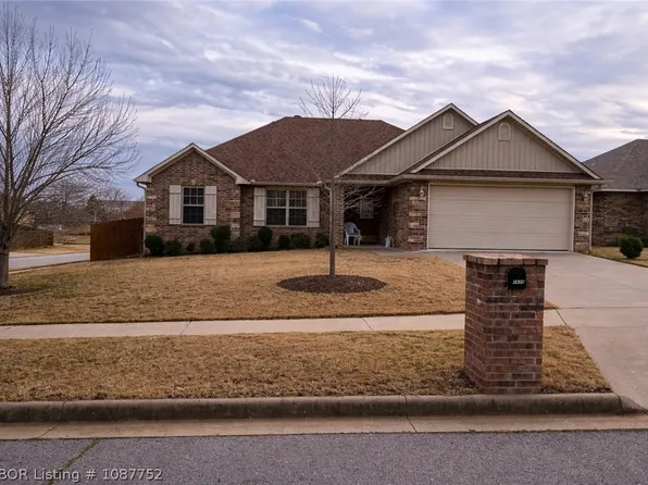 1921 Sitka Ln, Barling, AR 72923