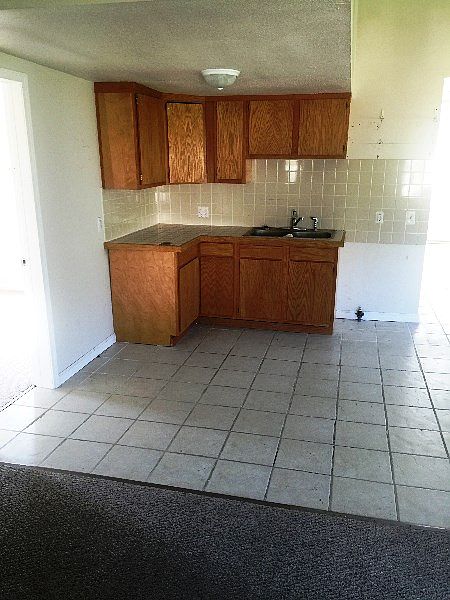 2nd image of 406 S Warner St