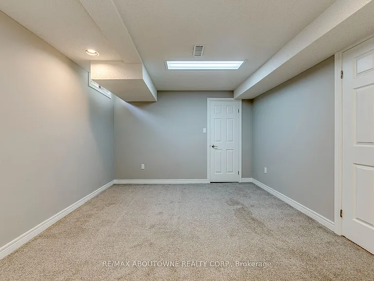 1124 Notley Cres — Photo 41