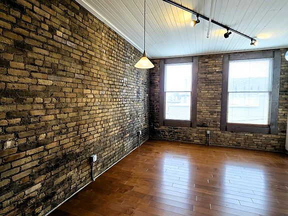 2nd image of 305 Broadway N APT 211