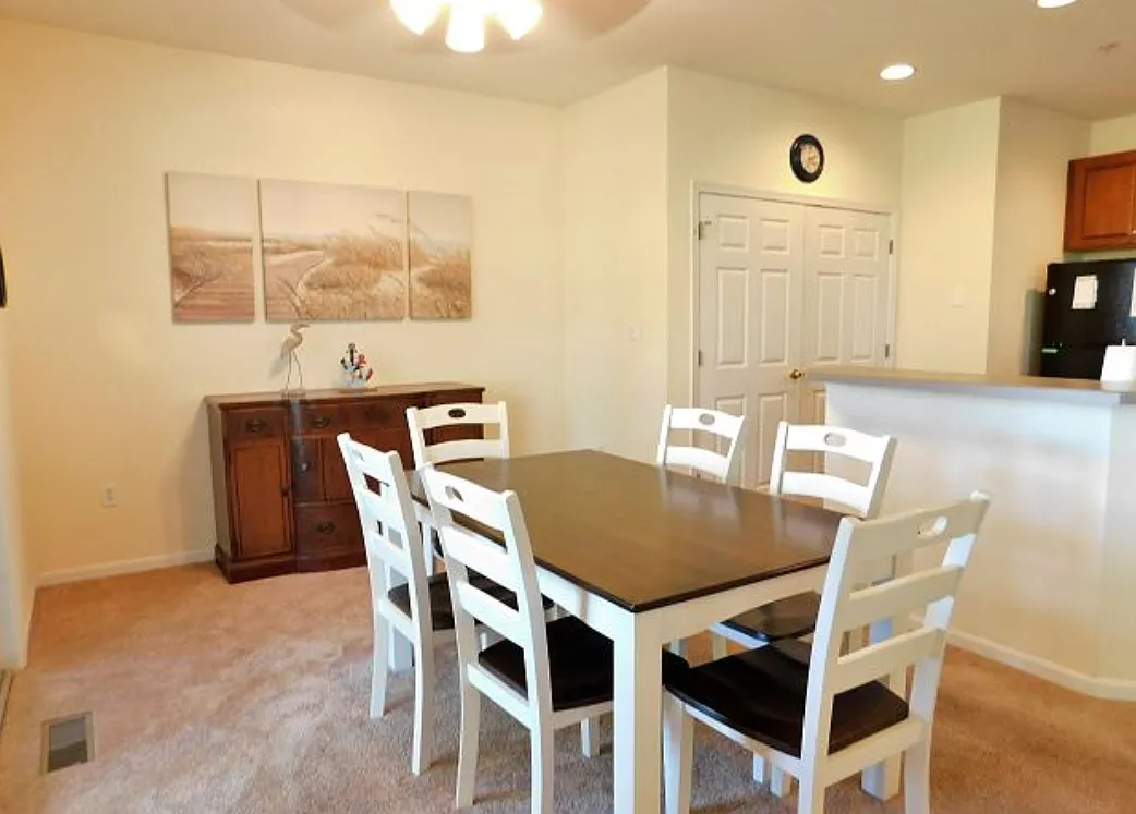 3 bed, $3,000 — Photo 3