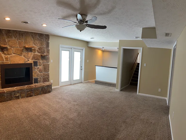 1101 Burning Tree Ln — Photo 16
