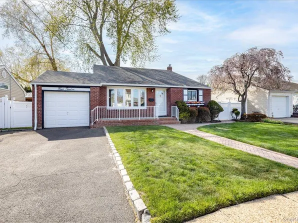 412 Atlantic Avenue, Massapequa Park, NY 11762