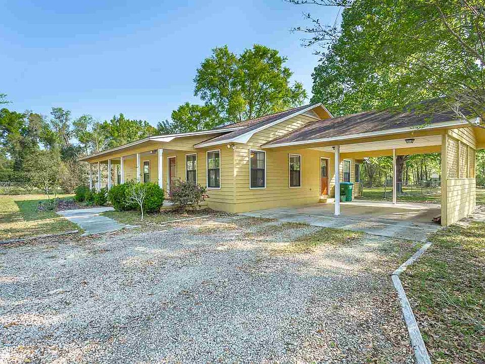 1st image of 10 Wisteria Dr