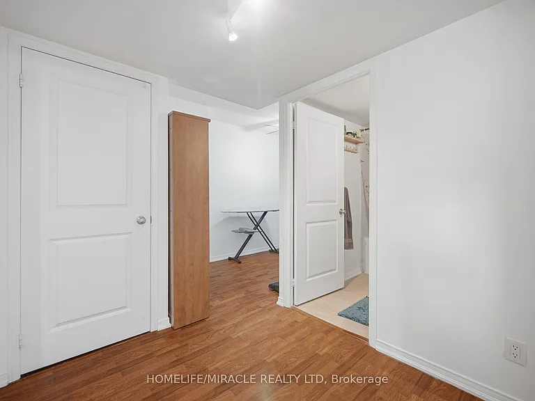 8 Rosebank Dr #8 — Photo 25