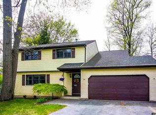 29 Murray Dr, Glenmont, NY 12077