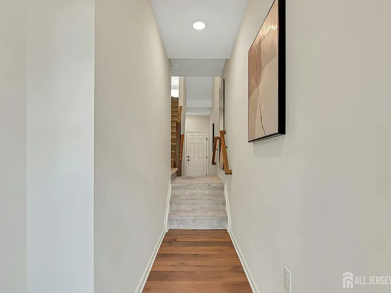 610 Sadie Cir — Photo 6