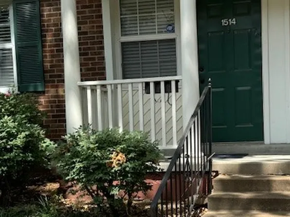 1514 High School Dr, Saint Louis, MO 63144