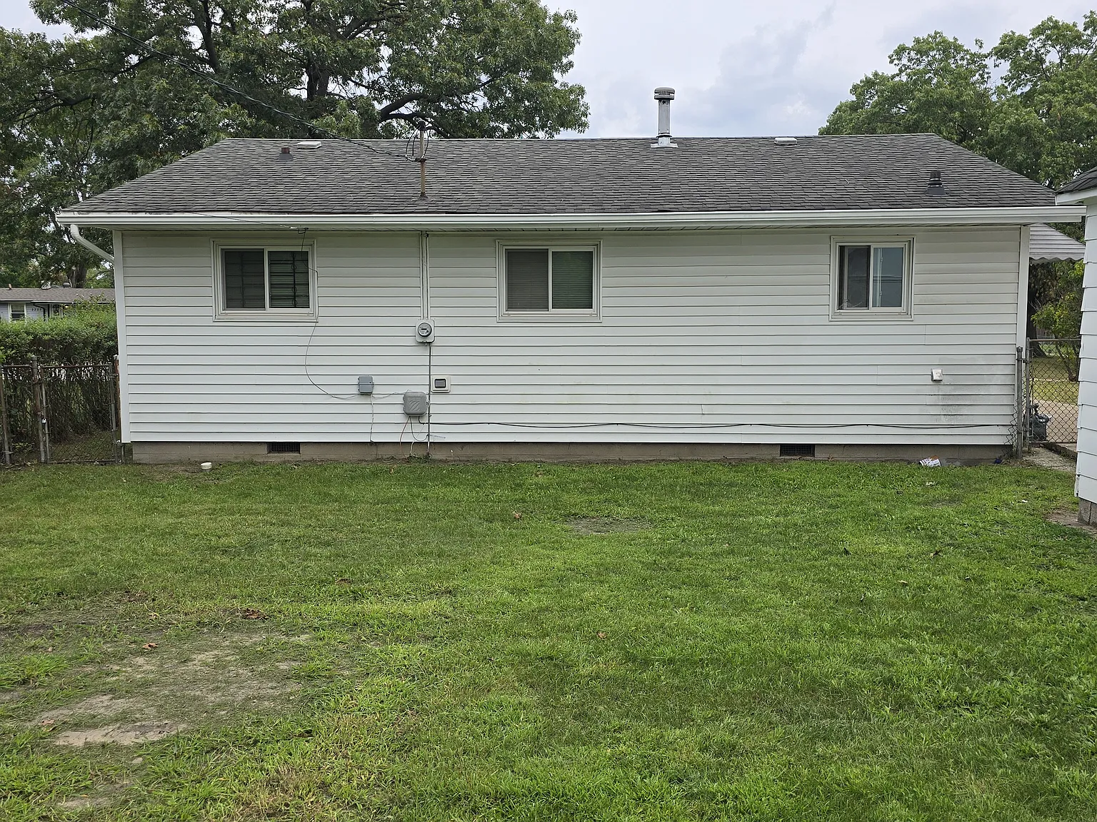 3 bed, $1,600 — Photo 3
