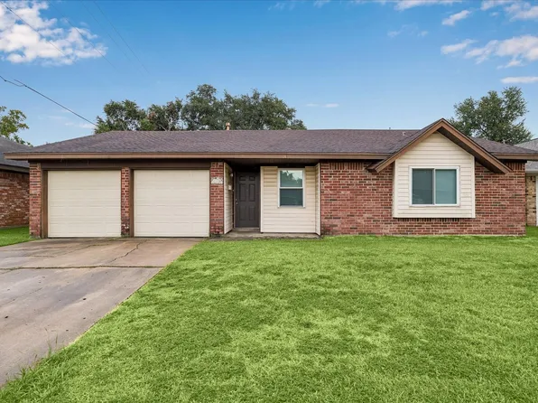 1110 E Rutgers Ln, Deer Park, TX 77536