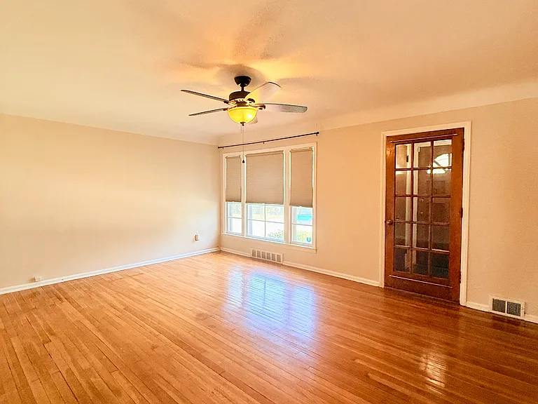 14660 Superior Rd — Photo 11