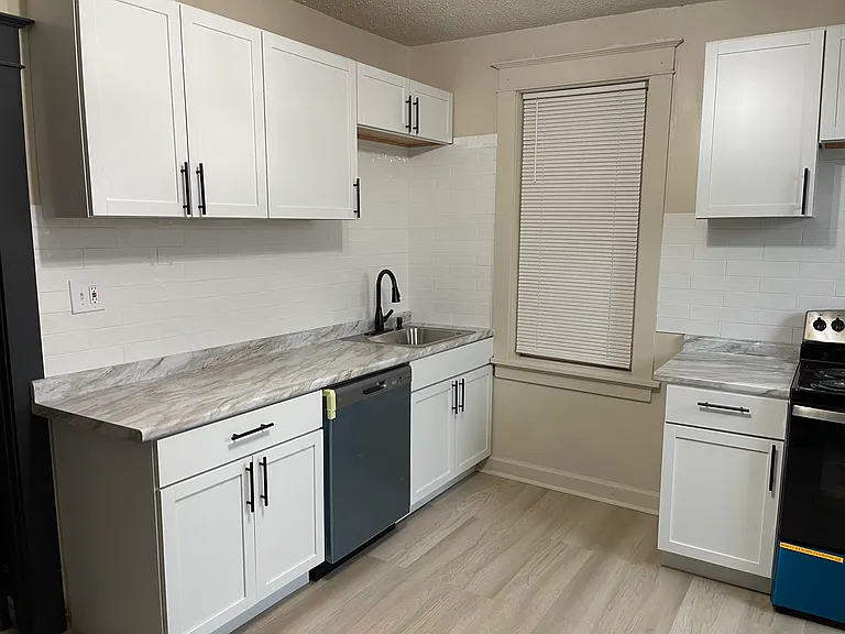 3925 S Grand Blvd #1F — Photo 12
