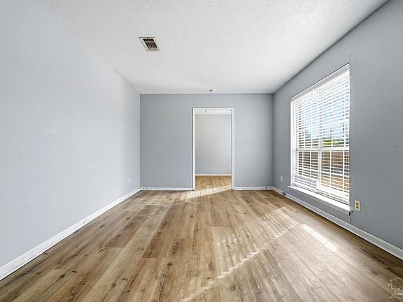 3rd image of 6430 W Nine Mile Rd