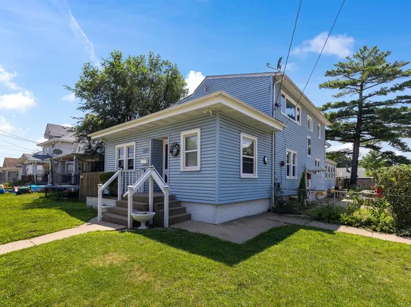 2303 9th St, Rockford, IL 61104