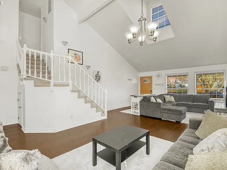 5455 NW 180th Pl — Photo 3