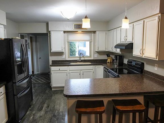 2nd image of 2307 Poch Ave