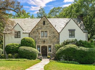 8 Villa Ln, Larchmont, NY 10538