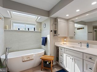 203 Dayton Ave, Toms River, NJ 08753