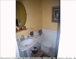 3rd image of 811 Darden Dr