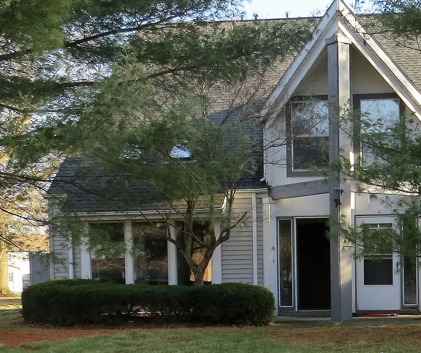 3 bed, 1350 sqft, $1,200 — Photo 1
