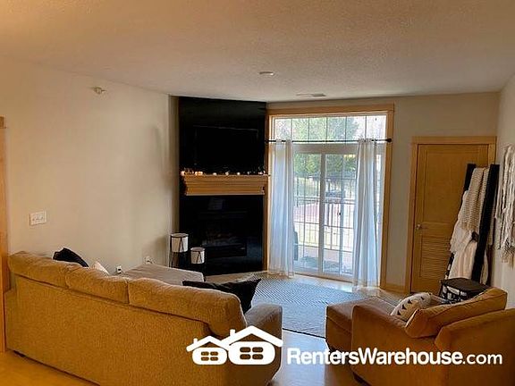 4th image of 14937 60th St N Unit 207