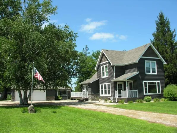 911 N 7th St, Osage, IA 50461