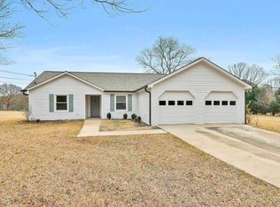 145 Ridge Rd, Tyrone, GA 30290