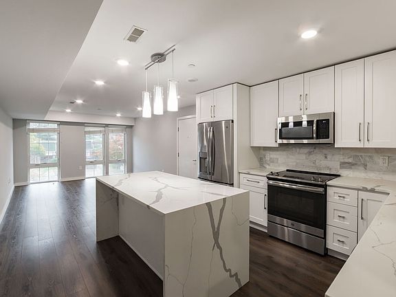 3rd image of 751 N 20th St Unit 4