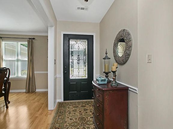 4th image of 532 Waterford Dr