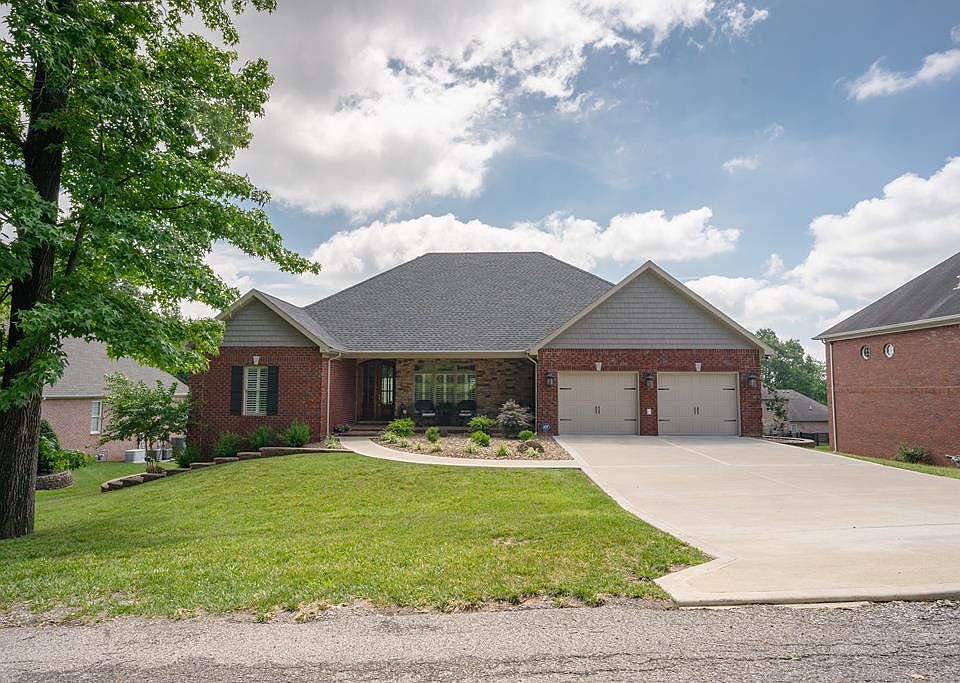 1st image of 195 Fox Chase Cir