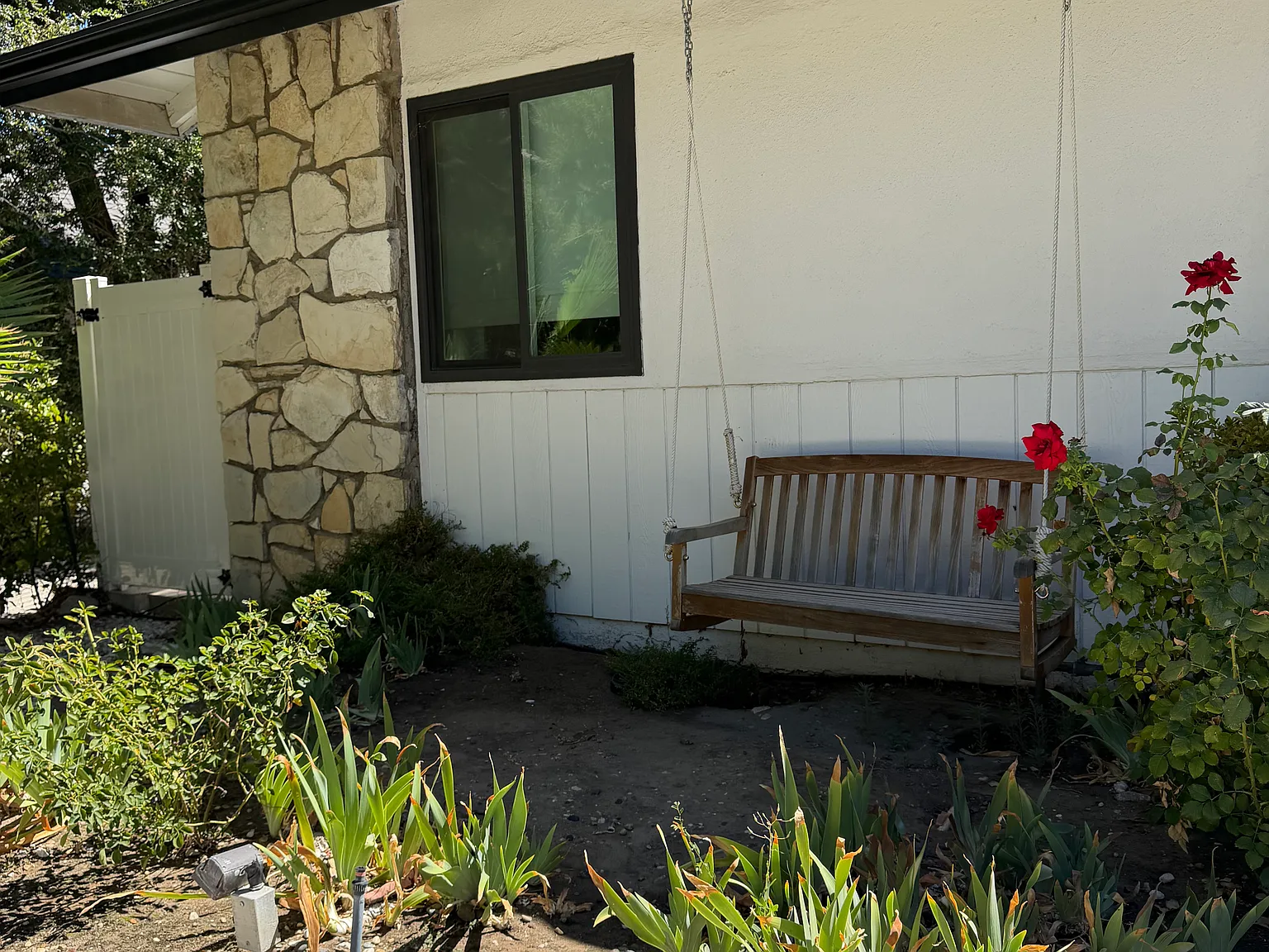 3 bed, 2.5 bath, 1698 sqft, $6,250 — Photo 3