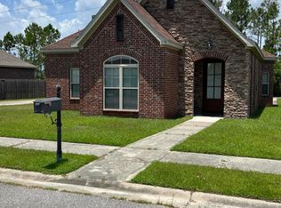 535 Palm Breeze Dr, Ocean Springs, MS 39564