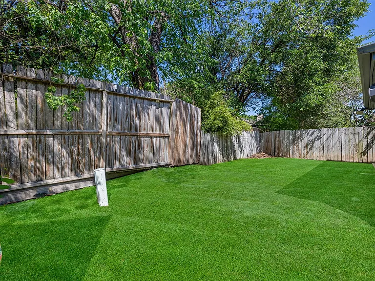 11906 Pepperdine Ln — Photo 33