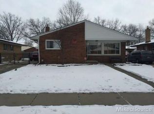 24820 Ursuline St, Saint Clair Shores, MI