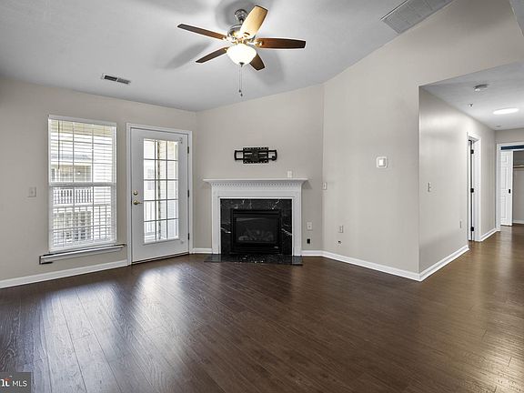 3rd image of 45521 Westmeath Way Unit E31