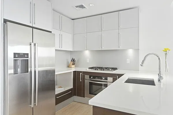 Sold by Brooklyn Bridge | media 3