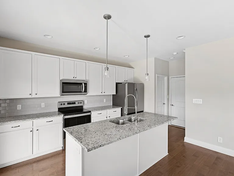 2439 Union Pointe Ln — Photo 8