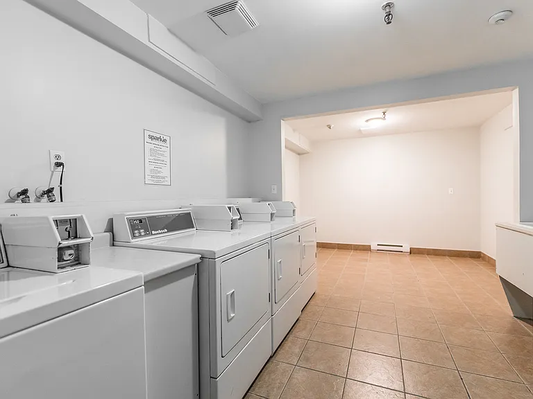 1375 Kensington Pkwy — Photo 15