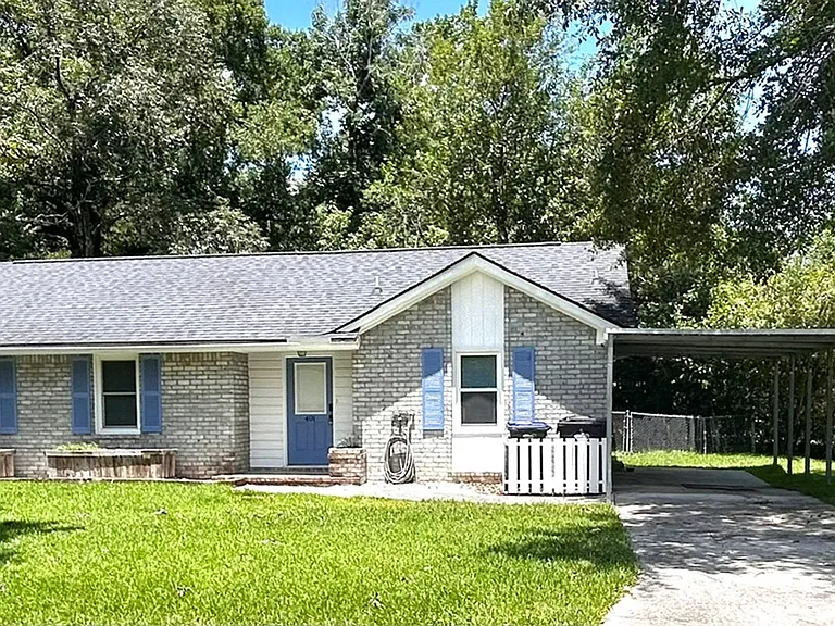 401 Bluebell Ave — Photo 1