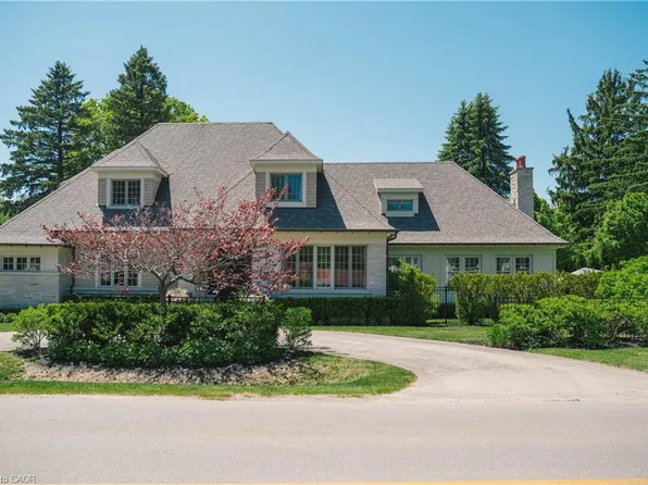147 Beverly Ct, Hamilton, ON L9G 1B9