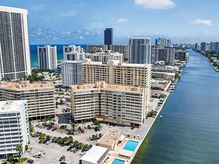 1817 S Ocean Dr #Penthouse 19 — Photo 30