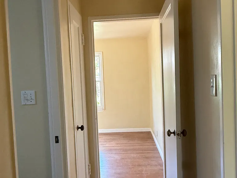 3064 Laurel St — Photo 2