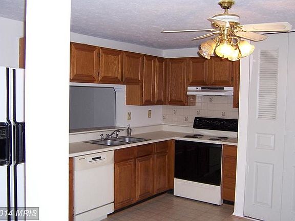3rd image of 10117 Statesboro Ct