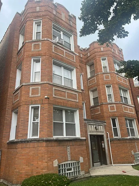 8230 S Eberhart Ave #2S